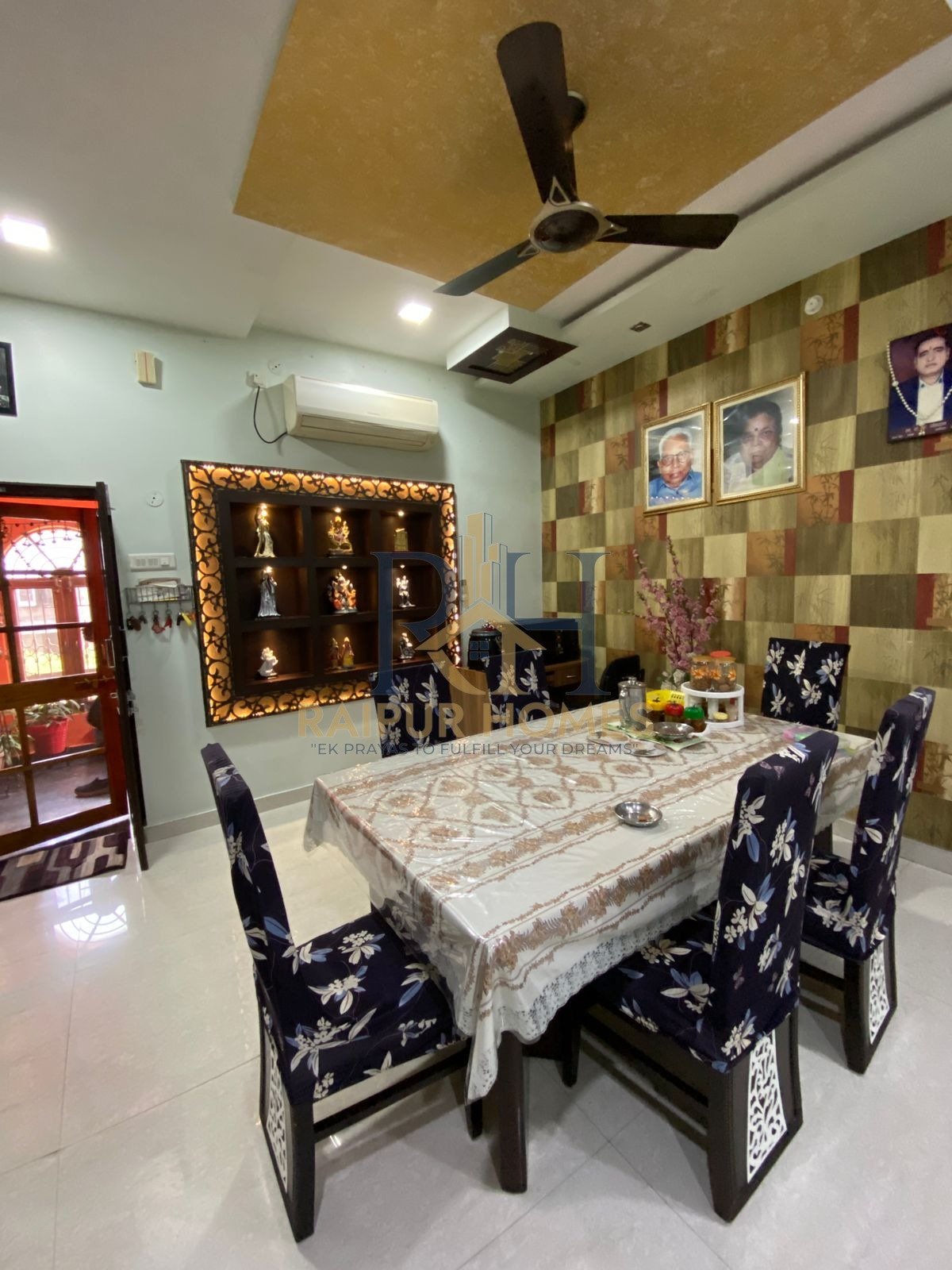 6 BHK RESIDENTIAL BUNGALOW AVAILABLE IN TELIBANDHA