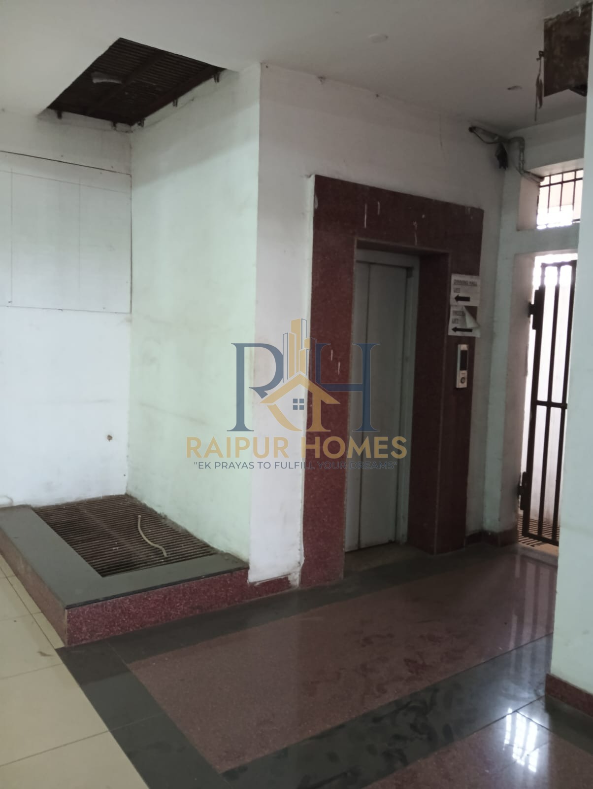 COMMERCIAL BUILDING AVAILABLE NEAR IN GUDHIYARI