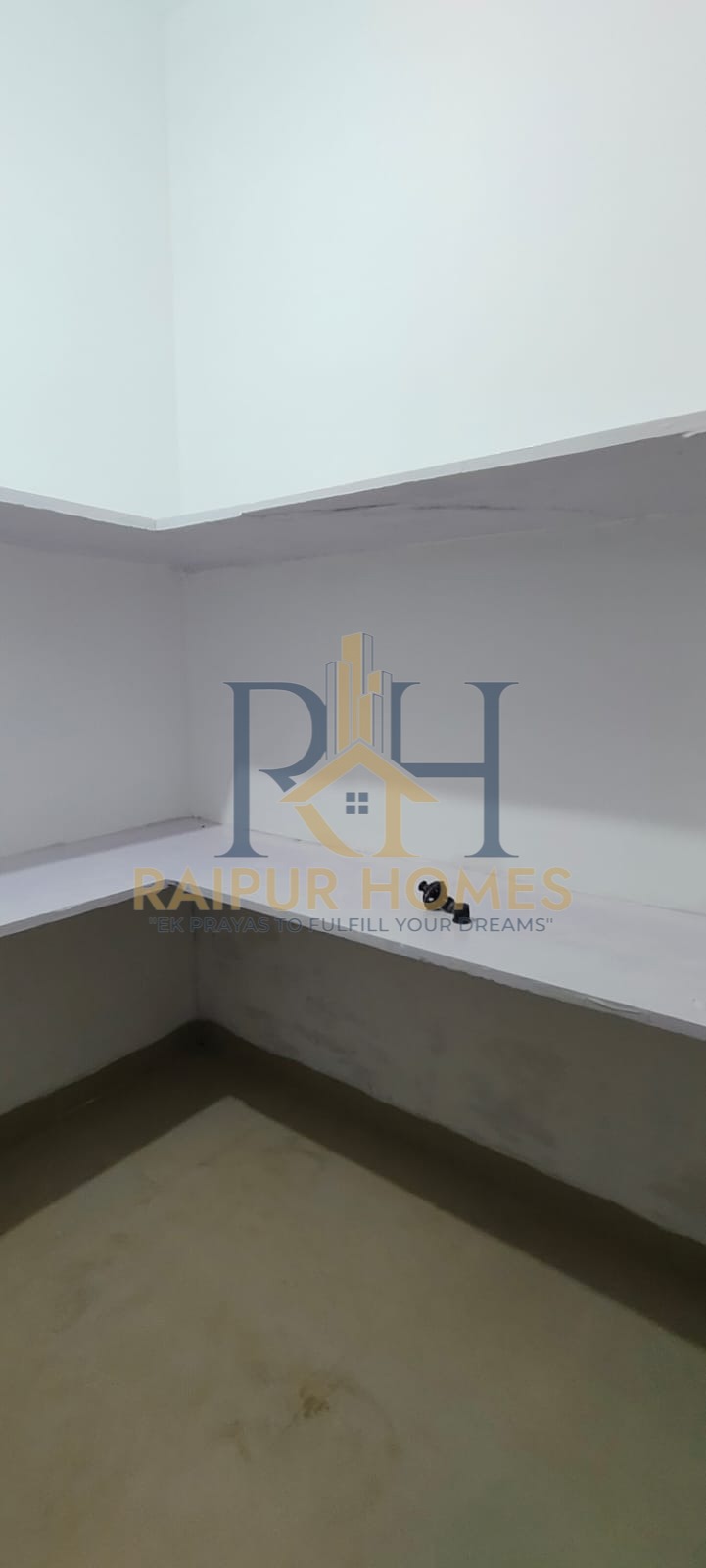 RESIDENTIAL FLAT AVAILABLE IN JORA