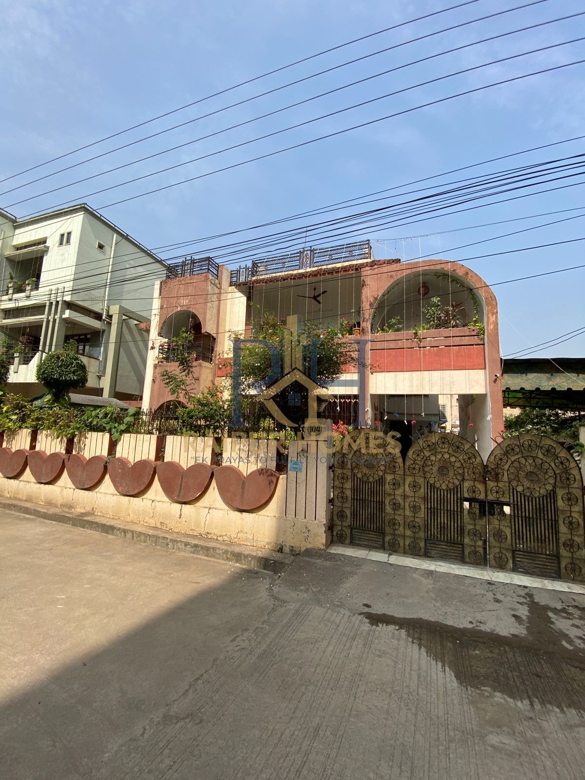 6 BHK RESIDENTIAL BUNGALOW AVAILABLE IN TELIBANDHA