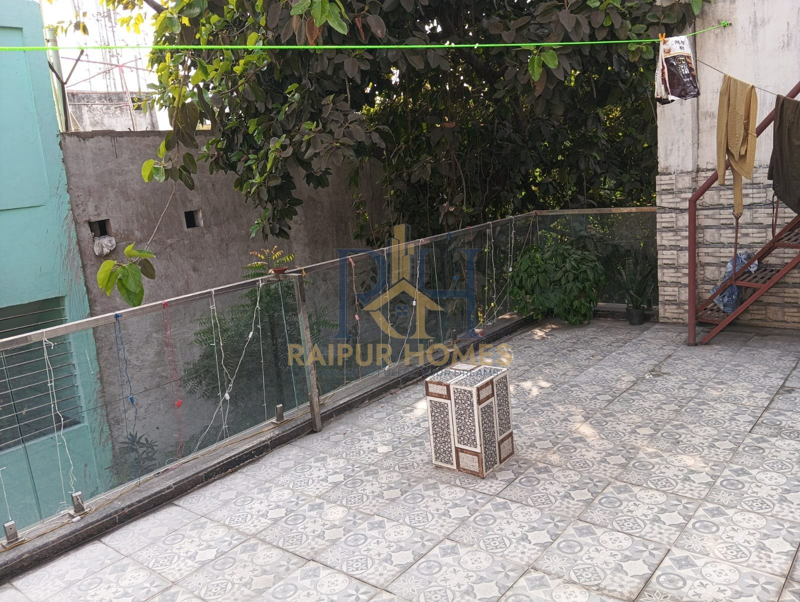 5 BHK RESIDENTIAL HOUSE AVAILABLE IN GUDHIYARI