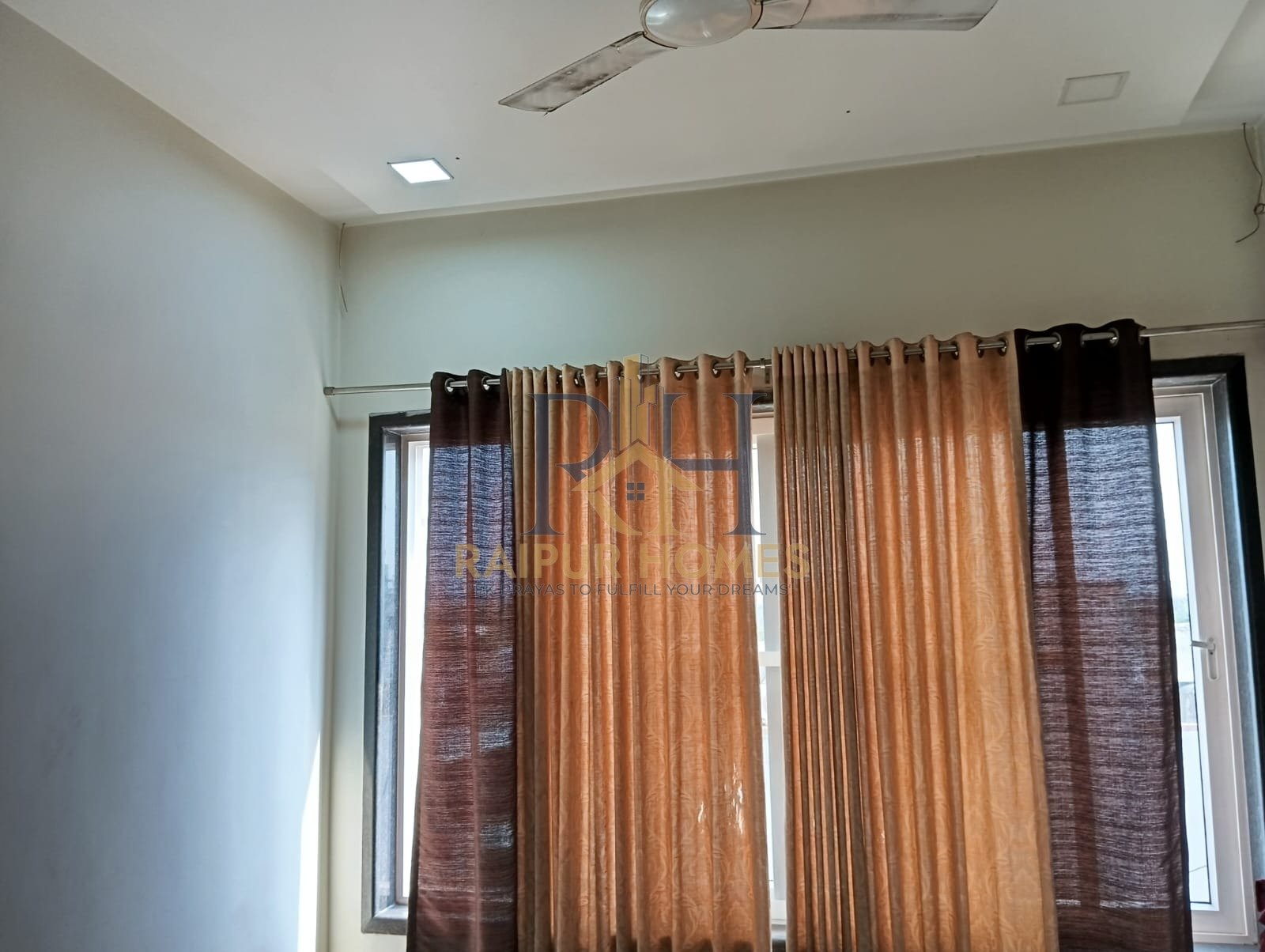 5 BHK RESIDENTIAL BUNGALOW AVAILABLE IN TATIBANDH