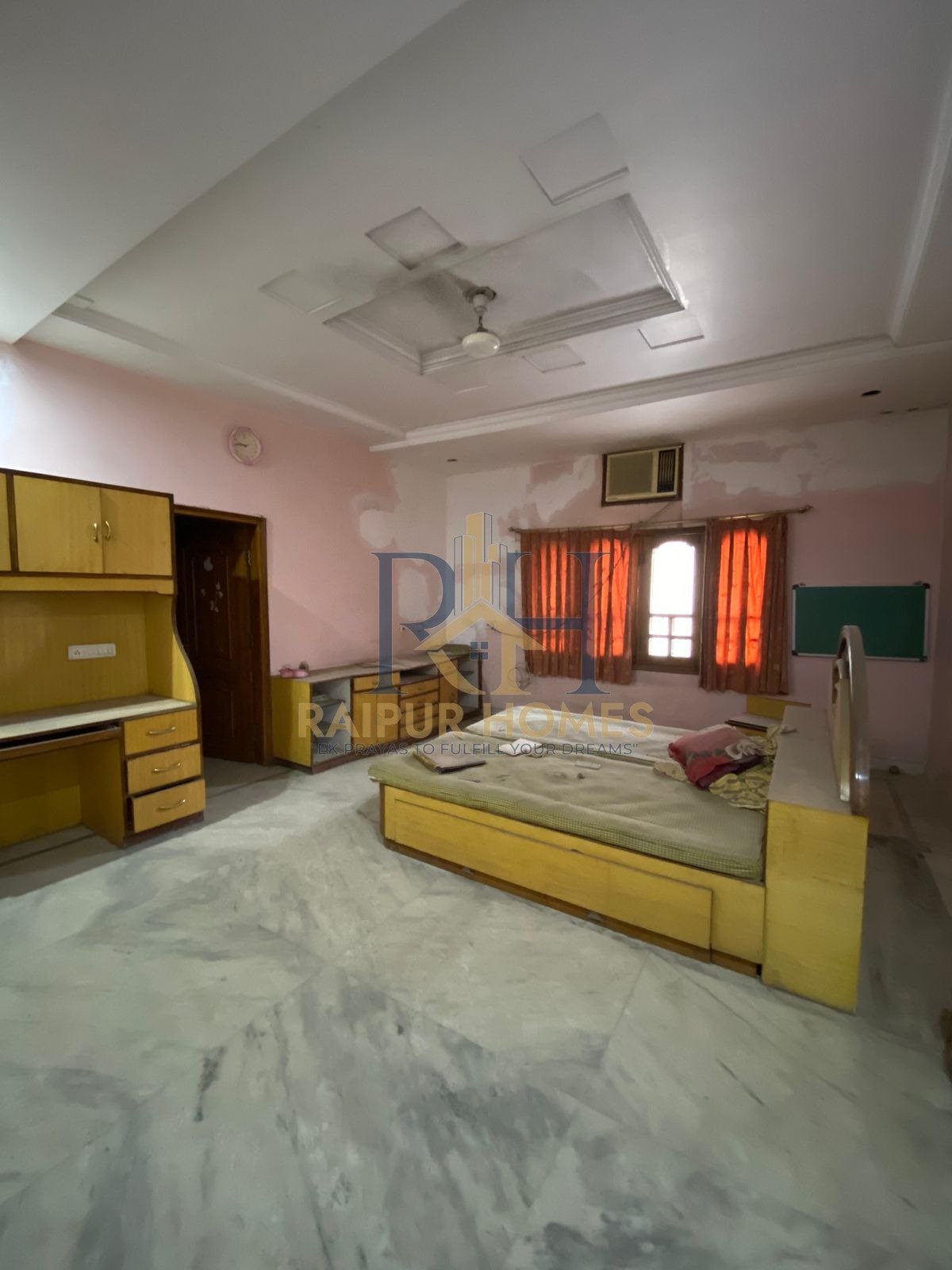 10 BHK RESIDENTIAL BUNGALOW AVAILABLE IN TELIBANDHA