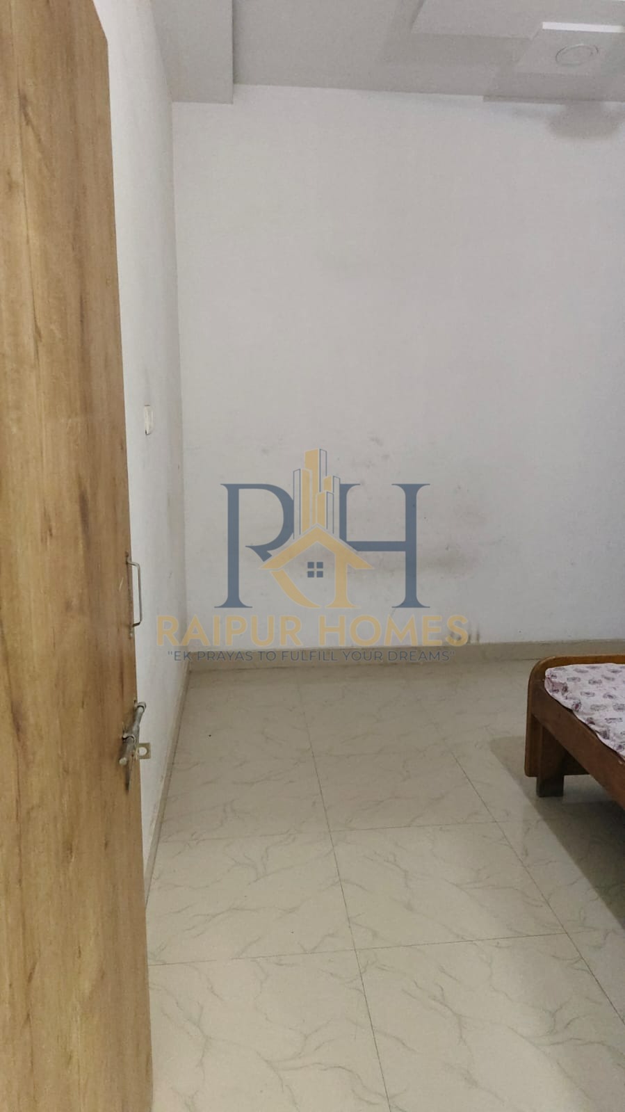 2 BHK RESIDENTIAL HOUSE AVAILABLE IN TELIBANDHA