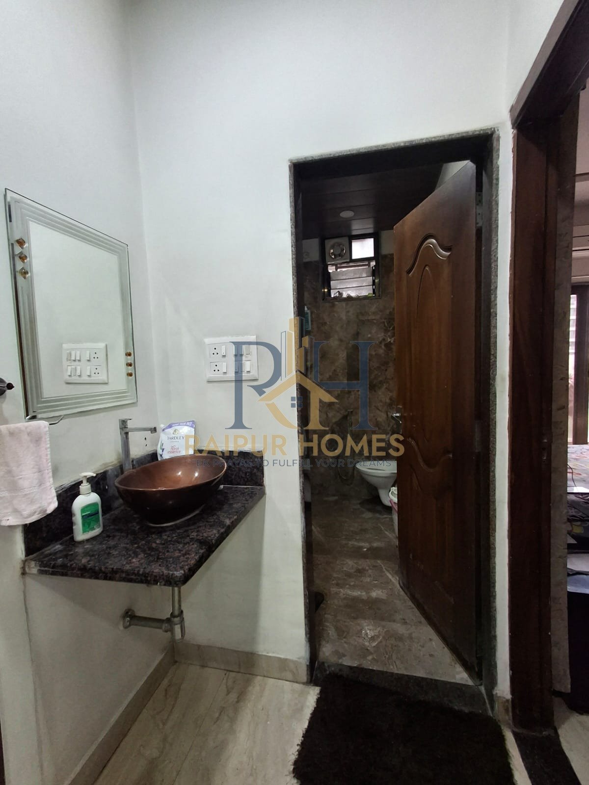 3 BHK RESIDENTIAL FLAT AVAILABLE IN SHANKAR NAGAR