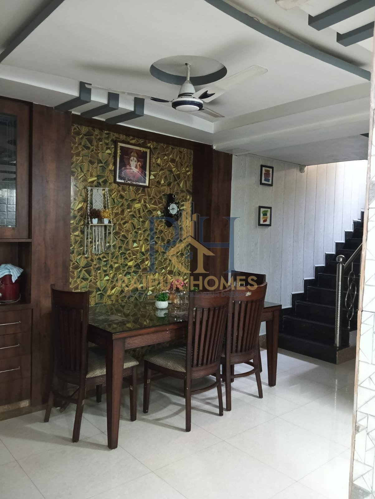 5 BHK RESIDENTIAL HOUSE AVAILABLE IN GUDHIYARI