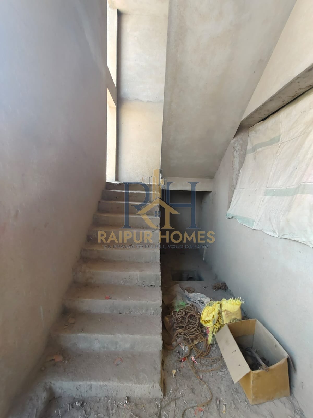 4 BHK RESIDENTIAL HOUSE AVAILABLE IN BHURKONI