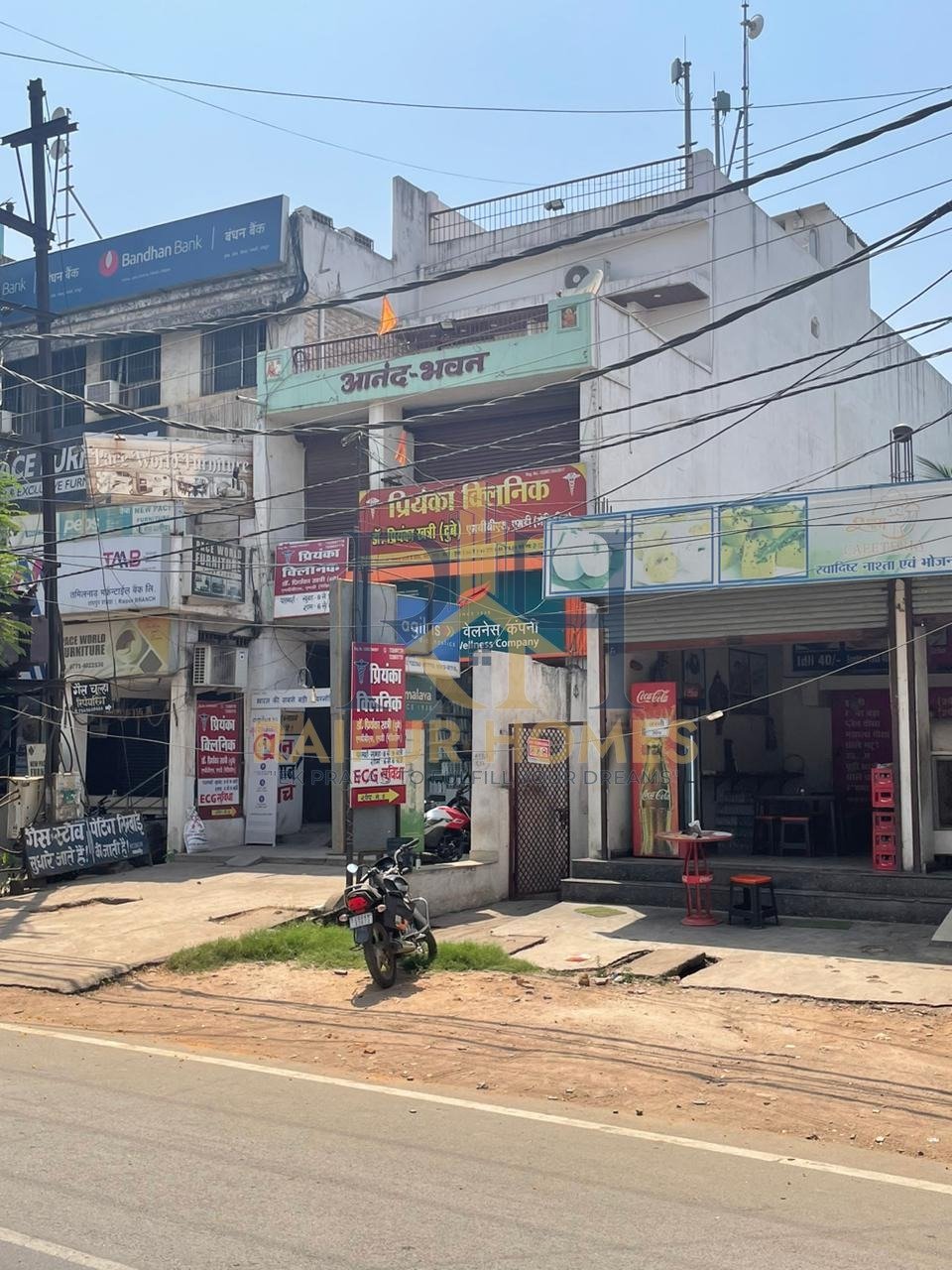 COMMERCIAL BUILDING AVAILABLE IN PANDRI