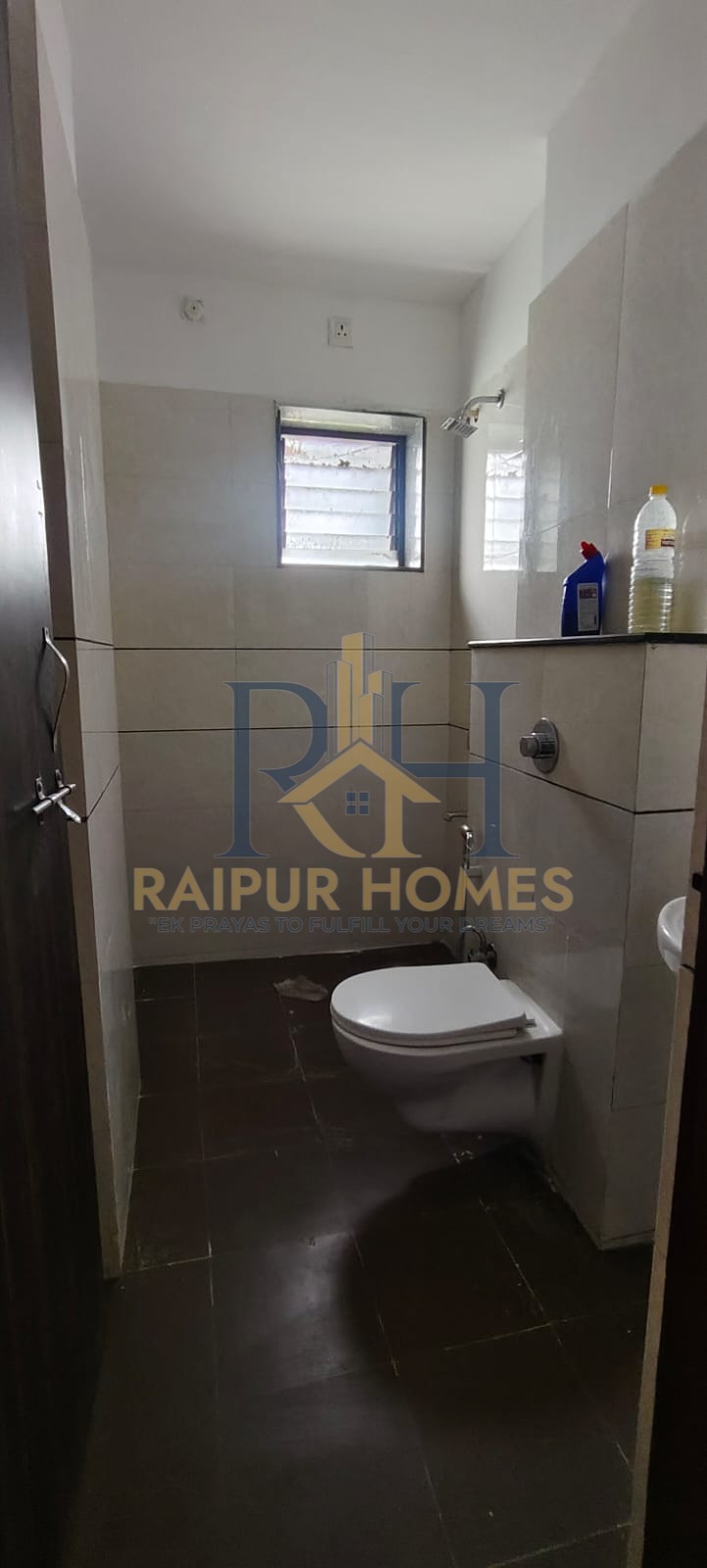 RESIDENTIAL FLAT AVAILABLE IN JORA