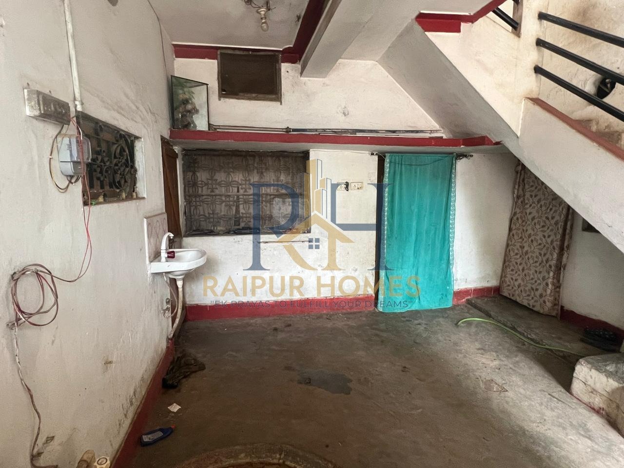 9BHK RESIDENTIAL HOUSE AVAILABLE IN GUDHIYARI