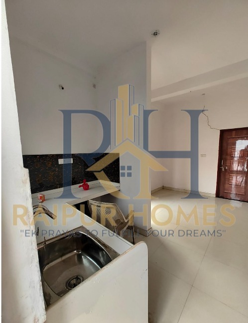 COMMERCIAL BUILDING AVAILABLE IN BUILDING