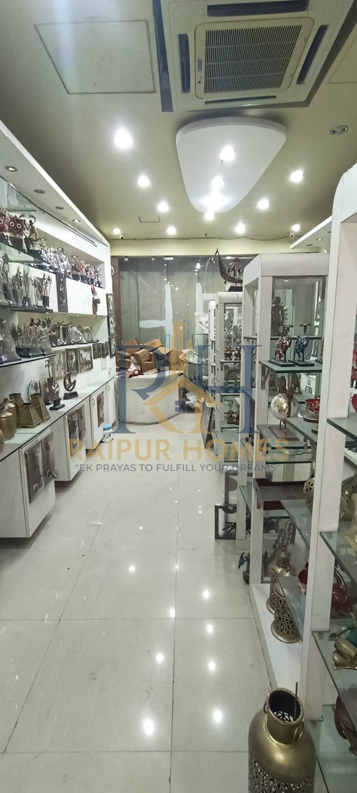 COMMERCIAL SHOP AVAILABLE IN PANDRI