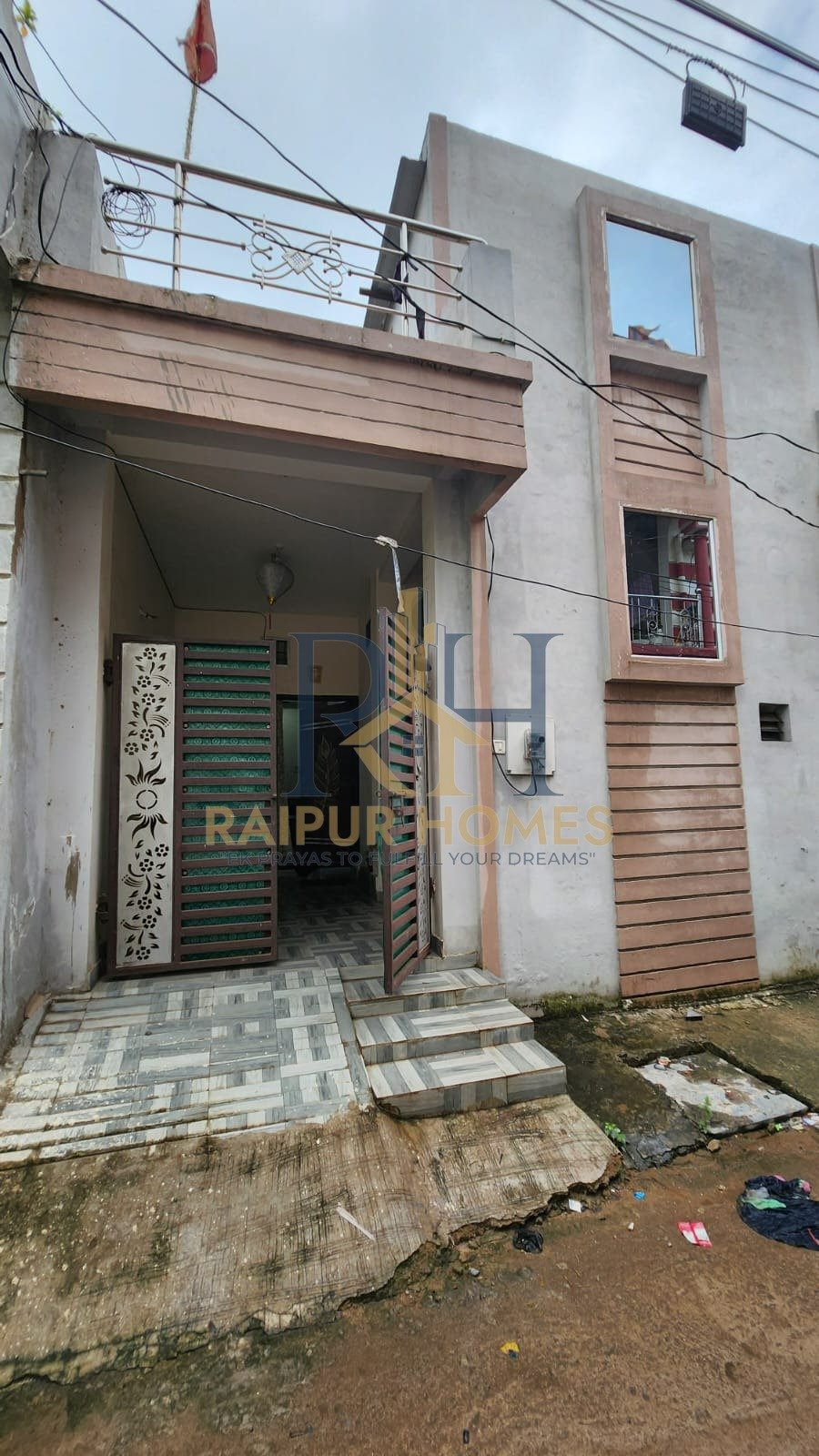 COMMERCIAL COMPLEX AVAILABLE IN PANDRI