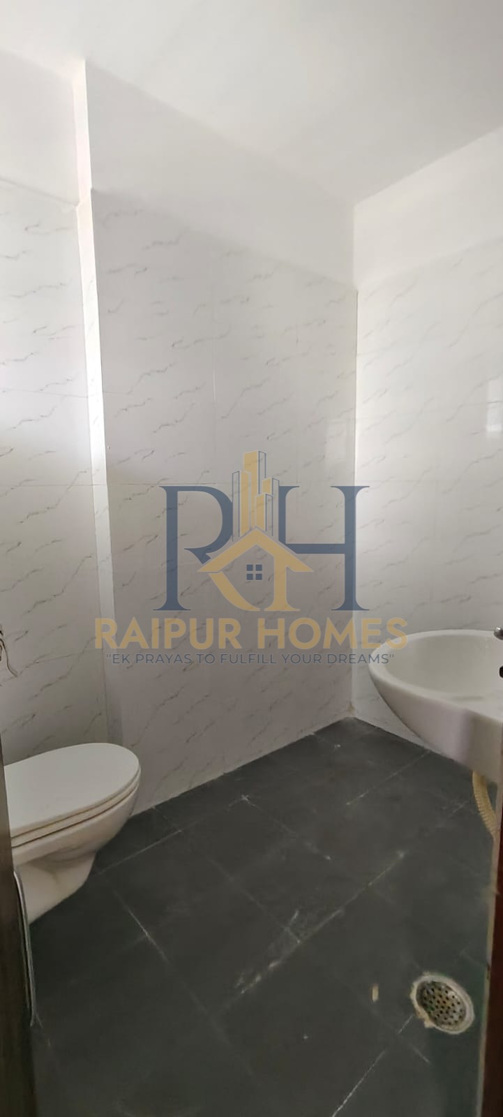 RESIDENTIAL FLAT AVAILABLE IN JORA