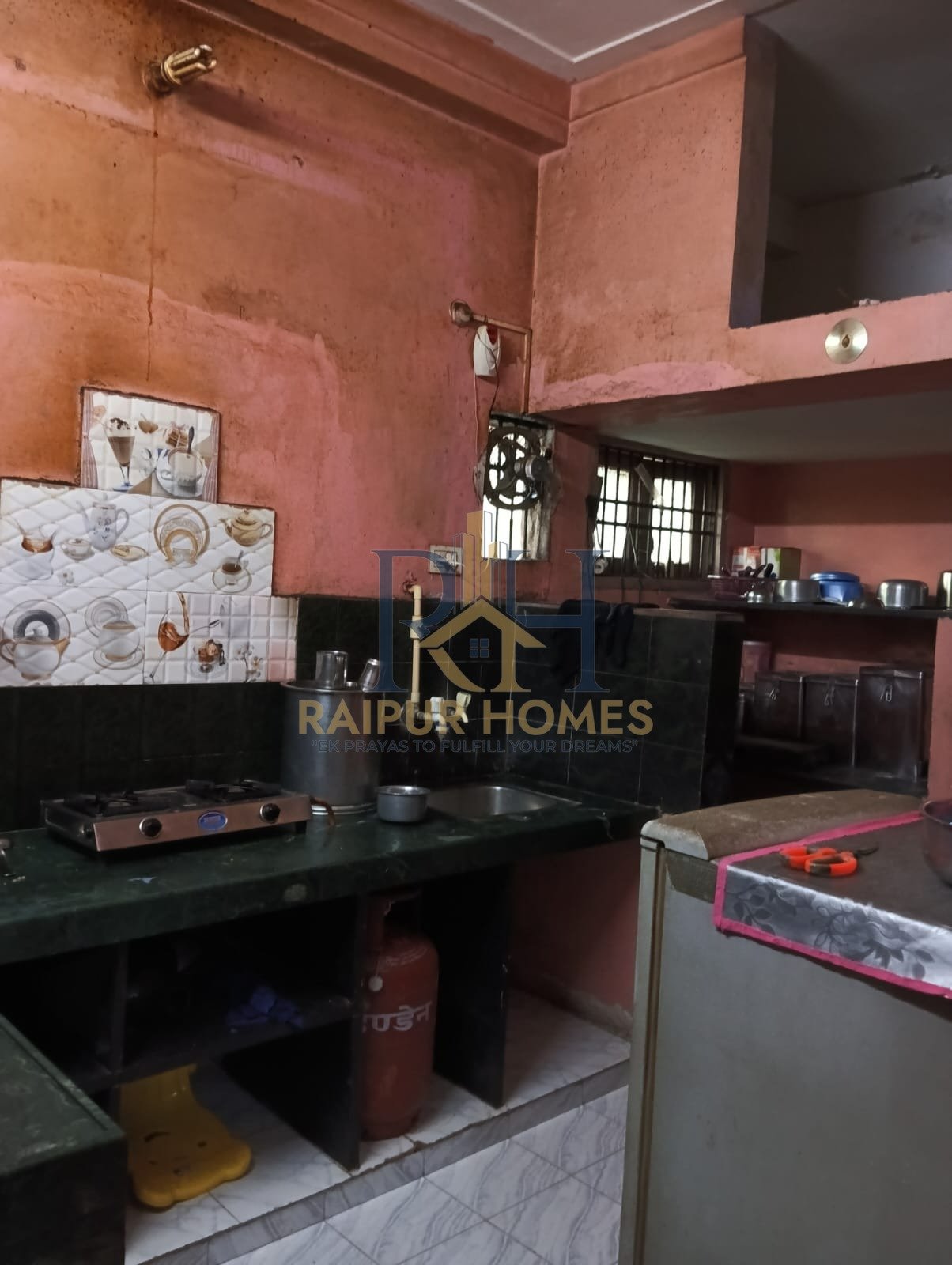 RESIDENTIAL HOUSE AVAILABLE IN TELIBANDHA