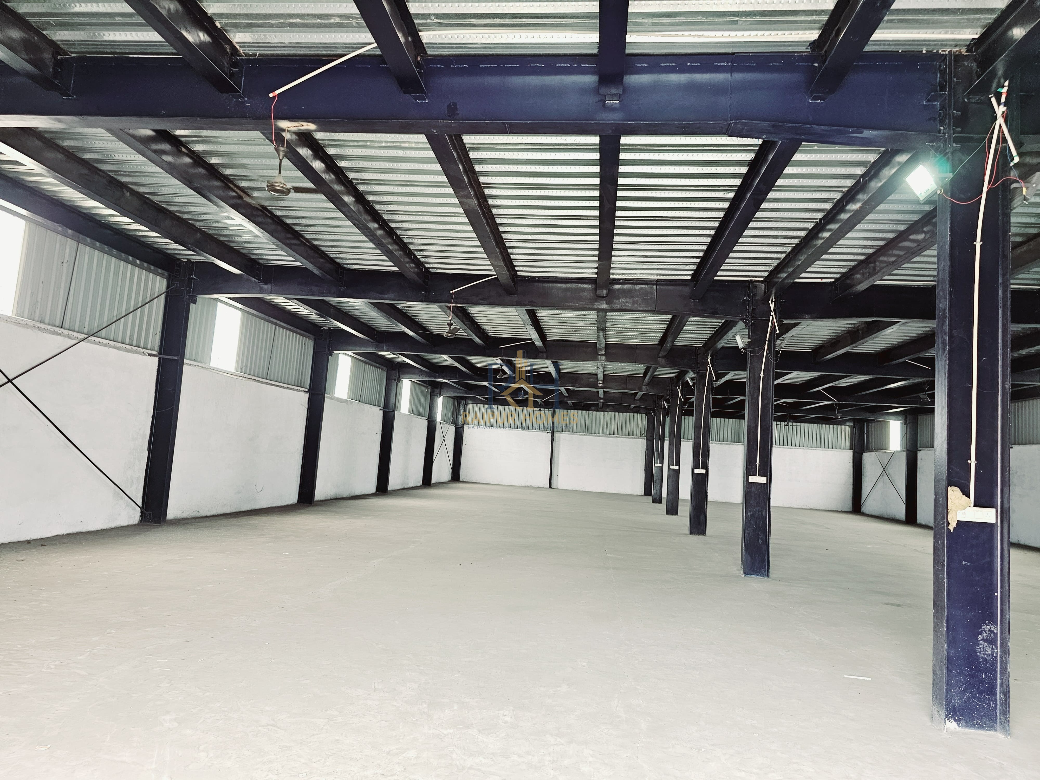 COMMERCIAL WAREHOUSE AVAILABLE IN GUMA