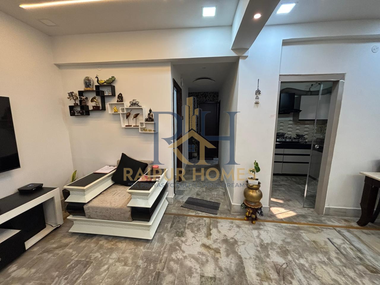 2 BHK RESIDENTIAL FLAT AVAILABLE IN CHOUBEY COLONY