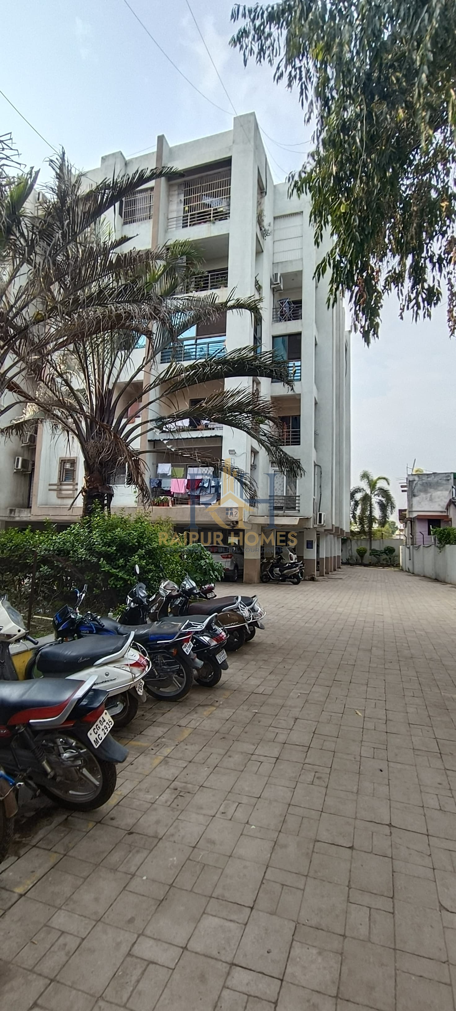 raipur homes 3 BHK RESIDENTIAL FLAT AVAILABLE IN NEW SHANTI NAGAR ( SHANKAR NAGAR )