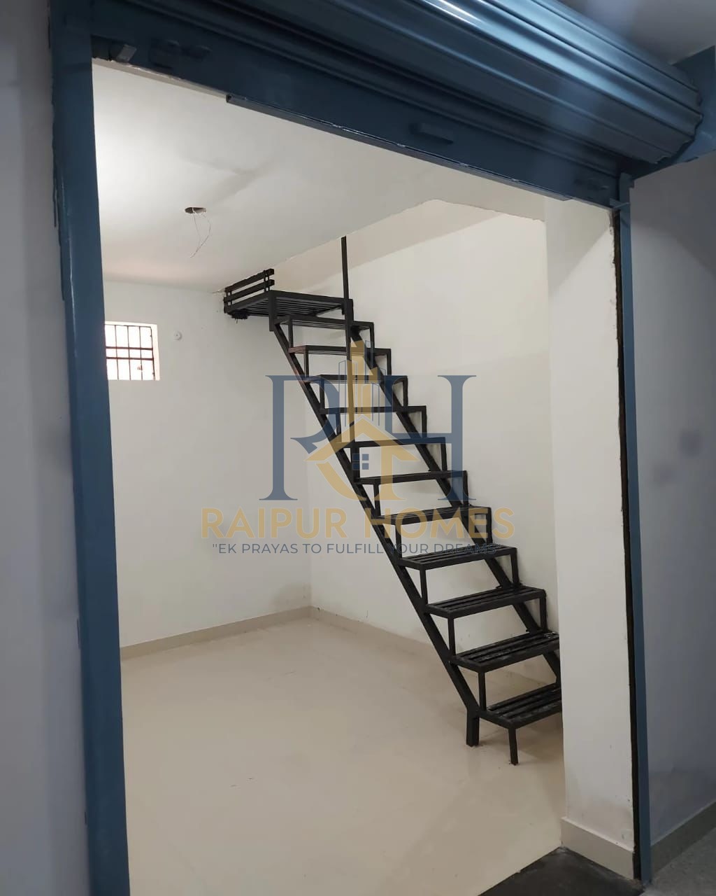 raipur homes COMMERCIAL SHOP AVAILABLE IN GOL BAZAR