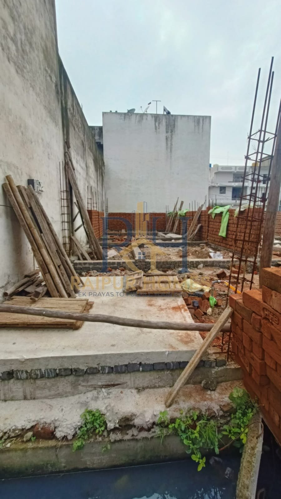 2 BHK  UNDER CONSTRUCTION RESIDENTIAL HOUSE AVAILABLE IN GUDHIYARI