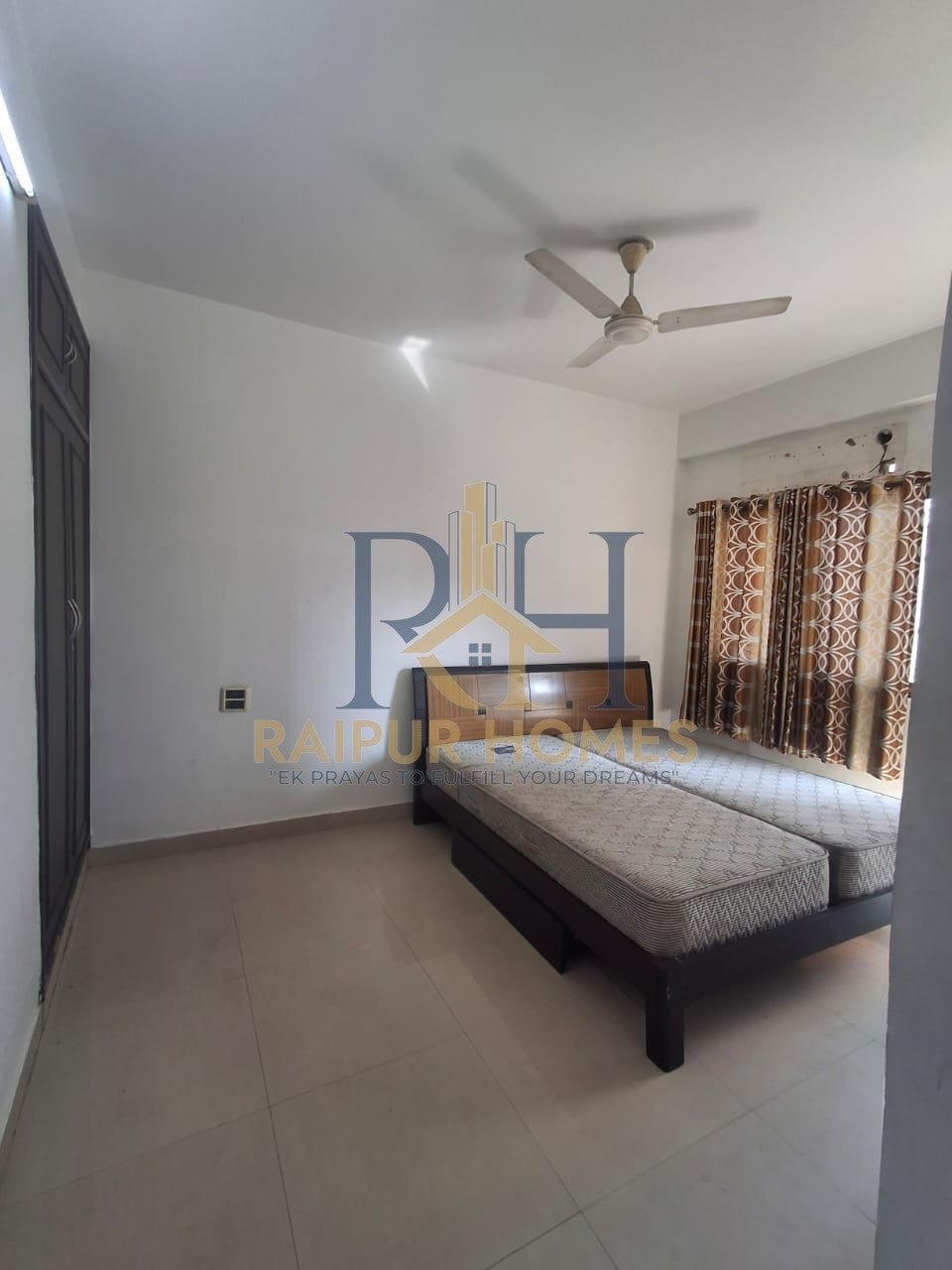 2 BHK RESIDENTIAL FLAT AVAILABLE IN TELIBANDHA