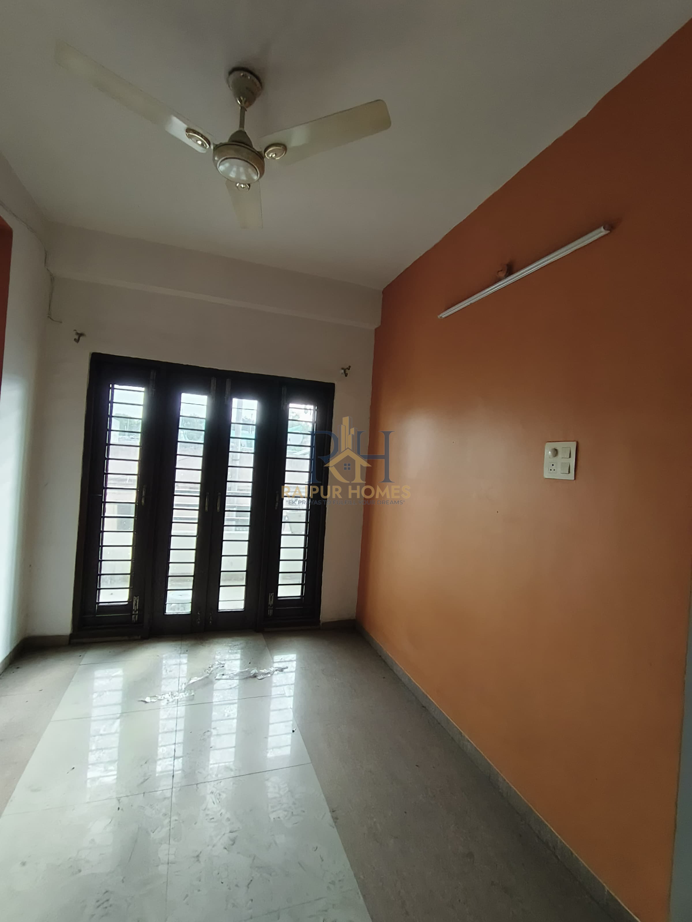 2 BHK RESIDENTIAL FLAT AVAILABLE IN TELIBANDHA
