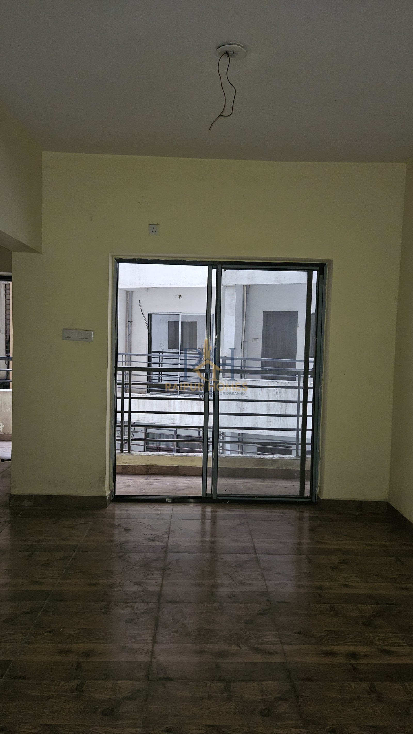 2 BHK RESIDENTIAL FLAT AVAILABLE IN GUDHIYARI