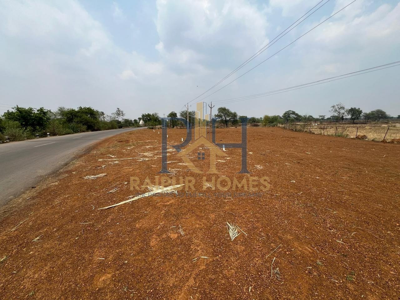 COMMERCIAL PLOT AVAILABLE NEAR IN MANDIR HASAUD