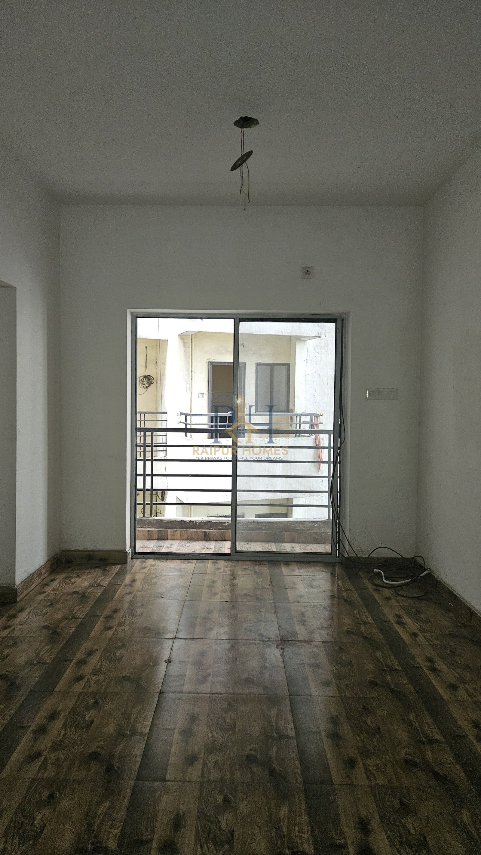 2 BHK RESIDENTIAL FLAT AVAILABLE IN GUDHIYARI