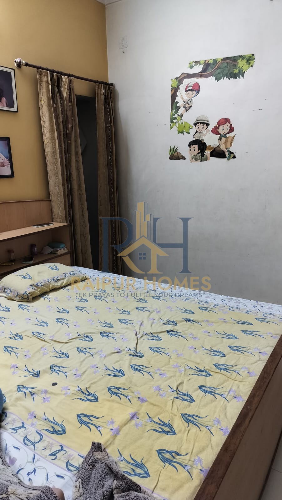 9BHK RESIDENTIAL BUNGLOW AVAILABLE IN SHANKAR NAGAR .