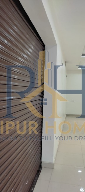COMMERCIAL SHOP  AVAILABLE IN PANDRI